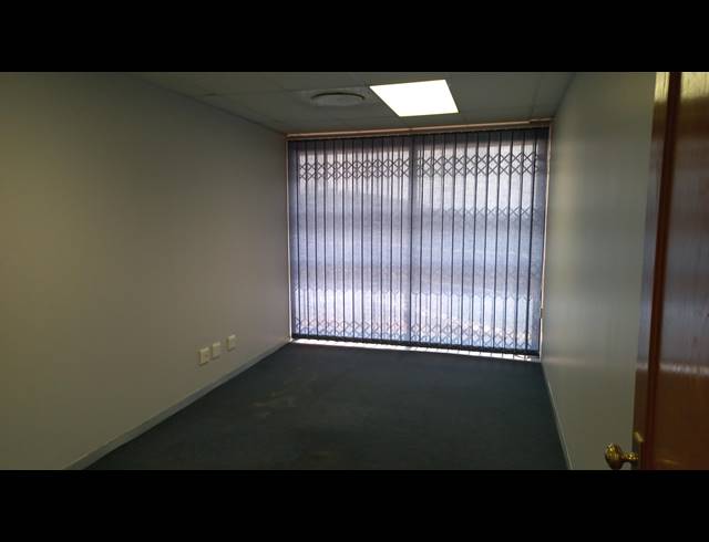 532M² BUSINESS TO LET IN BEREA WEST